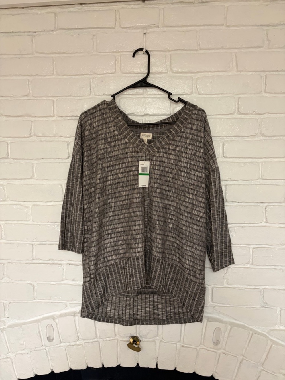 Women’s griege lightweight gray top size large
